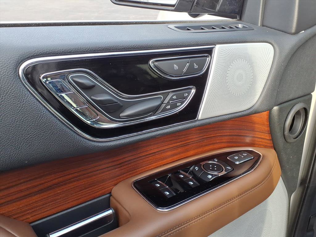 Used 2024 Lincoln Navigator Reserve image 11