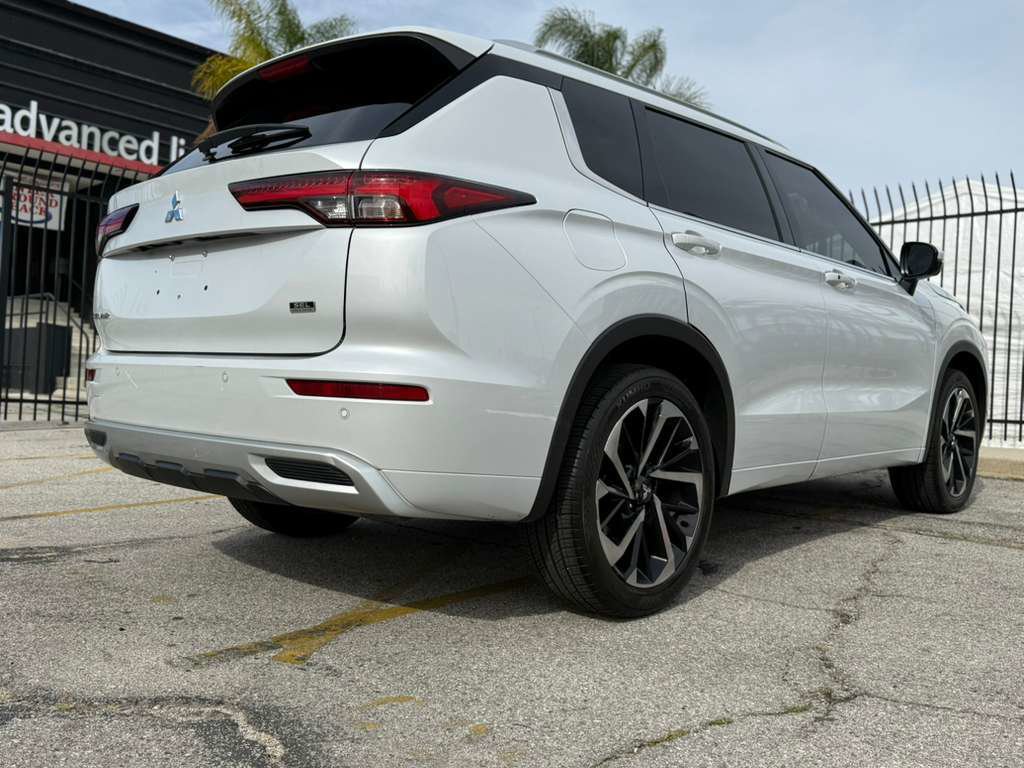 Used 2022 Mitsubishi Outlander SEL image 13