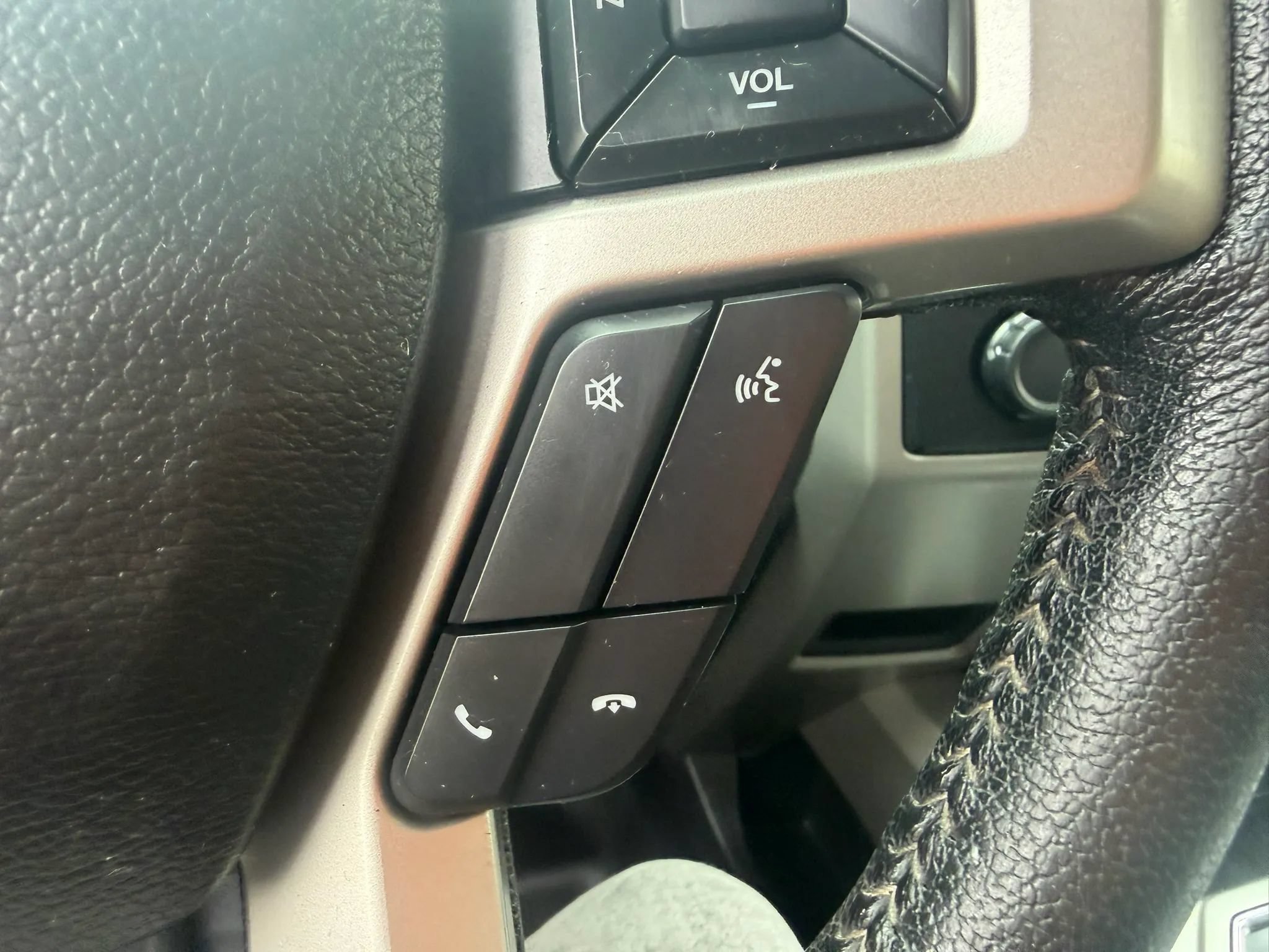 Used 2015 Ford F150 Lariat w/ Equipment Group 501A Mid AWD/4WD image 16