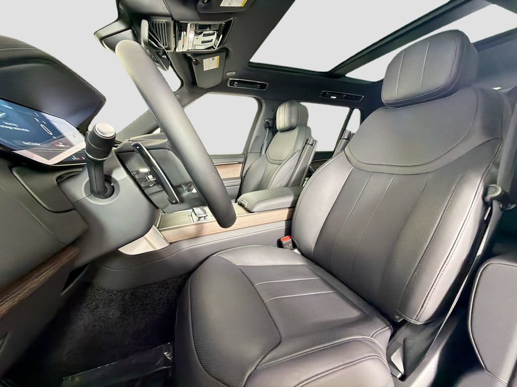 Certified 2025 Land Rover Range Rover Long Wheelbase SE AWD/4WD image 22