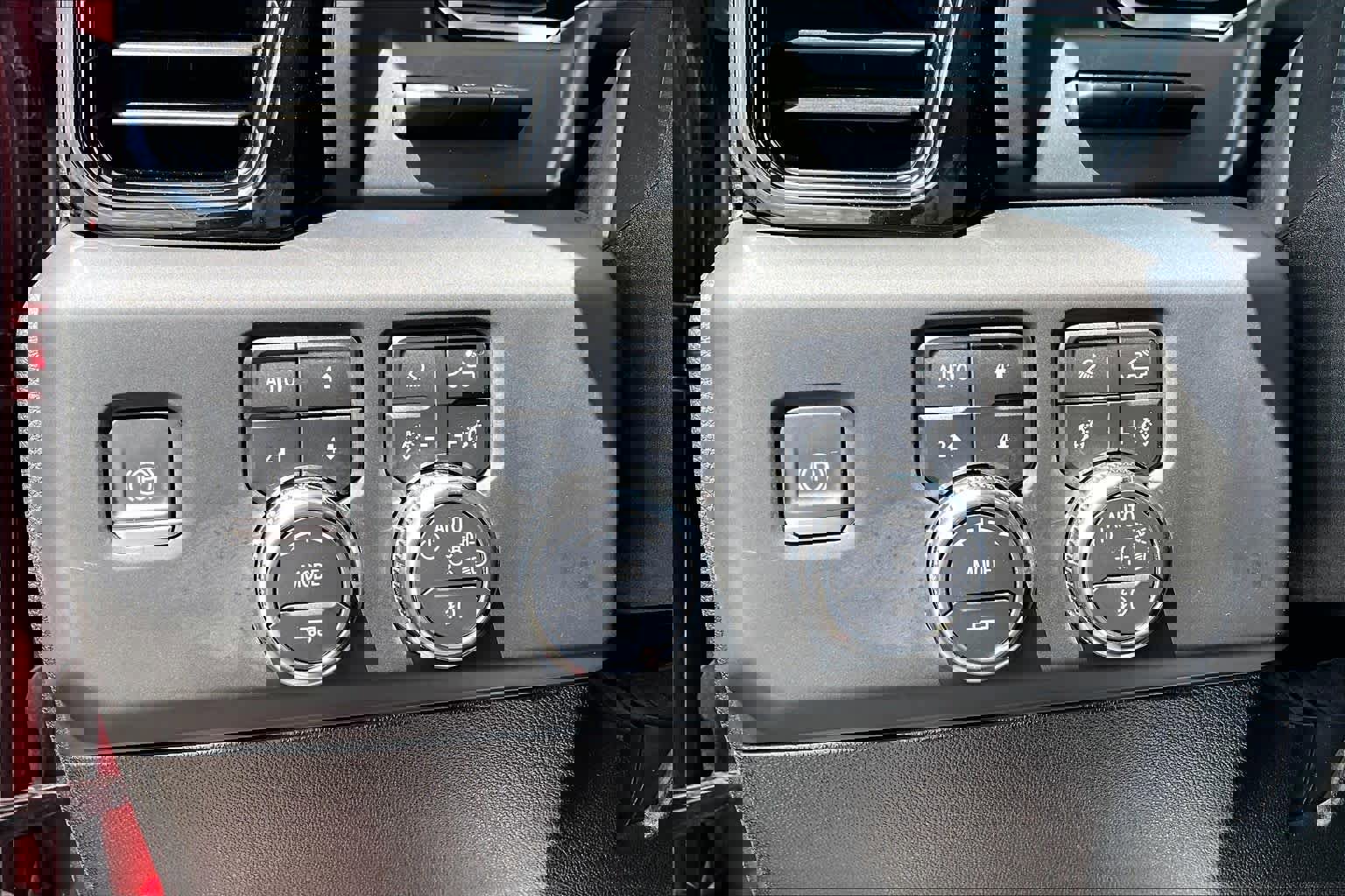 Used 2024 GMC Sierra 3500 AT4 w/ AT4 Premium Plus Package image 36