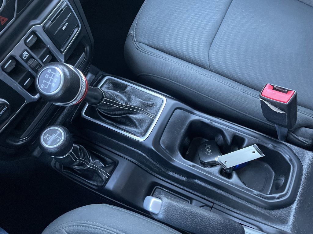 Certified 2018 Jeep Wrangler Unlimited Sahara image 21