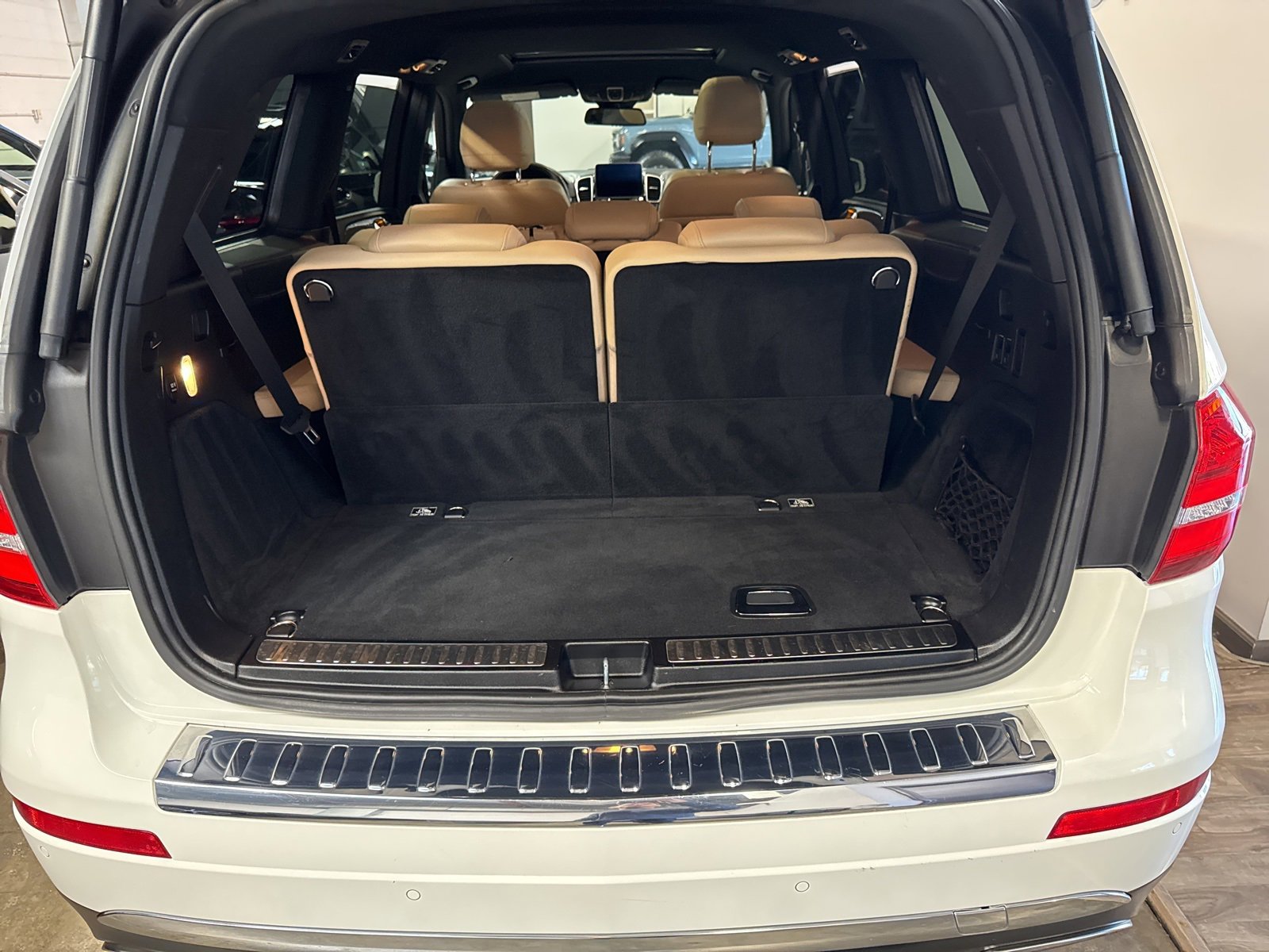 Used 2018 Mercedes-Benz GLS 450 4MATIC image 23