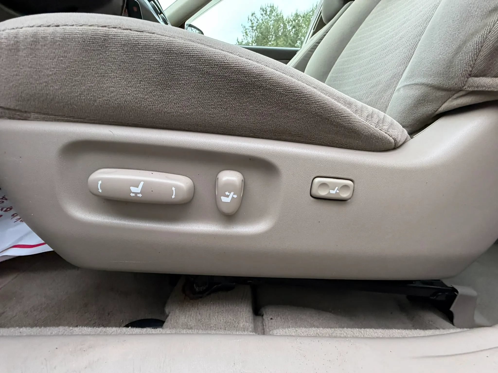 Used 2006 Toyota Camry LE FWD image 14
