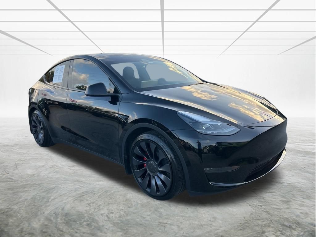Used 2024 Tesla Model Y Performance image 2