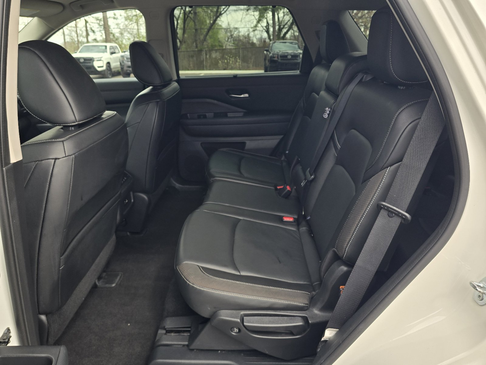 Used 2022 Nissan Pathfinder SL image 11