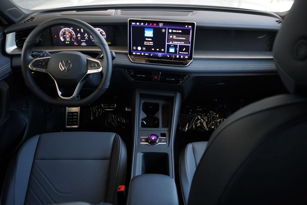 New 2026 Volkswagen Tiguan SE R-Line FWD image 8