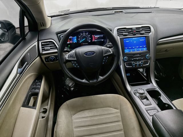 Used 2020 Ford Fusion SE FWD image 20