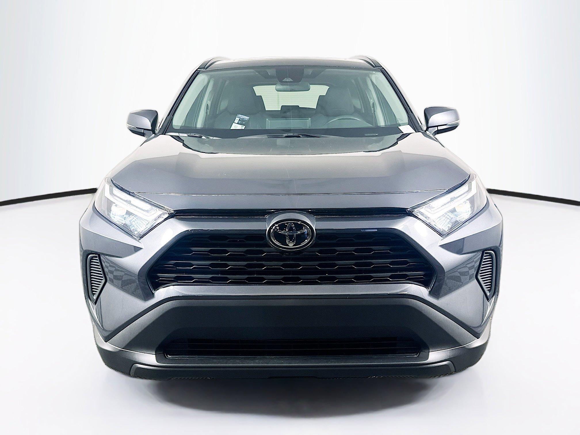 Used 2025 Toyota RAV4 XLE w/ Convenience Package FWD image 2