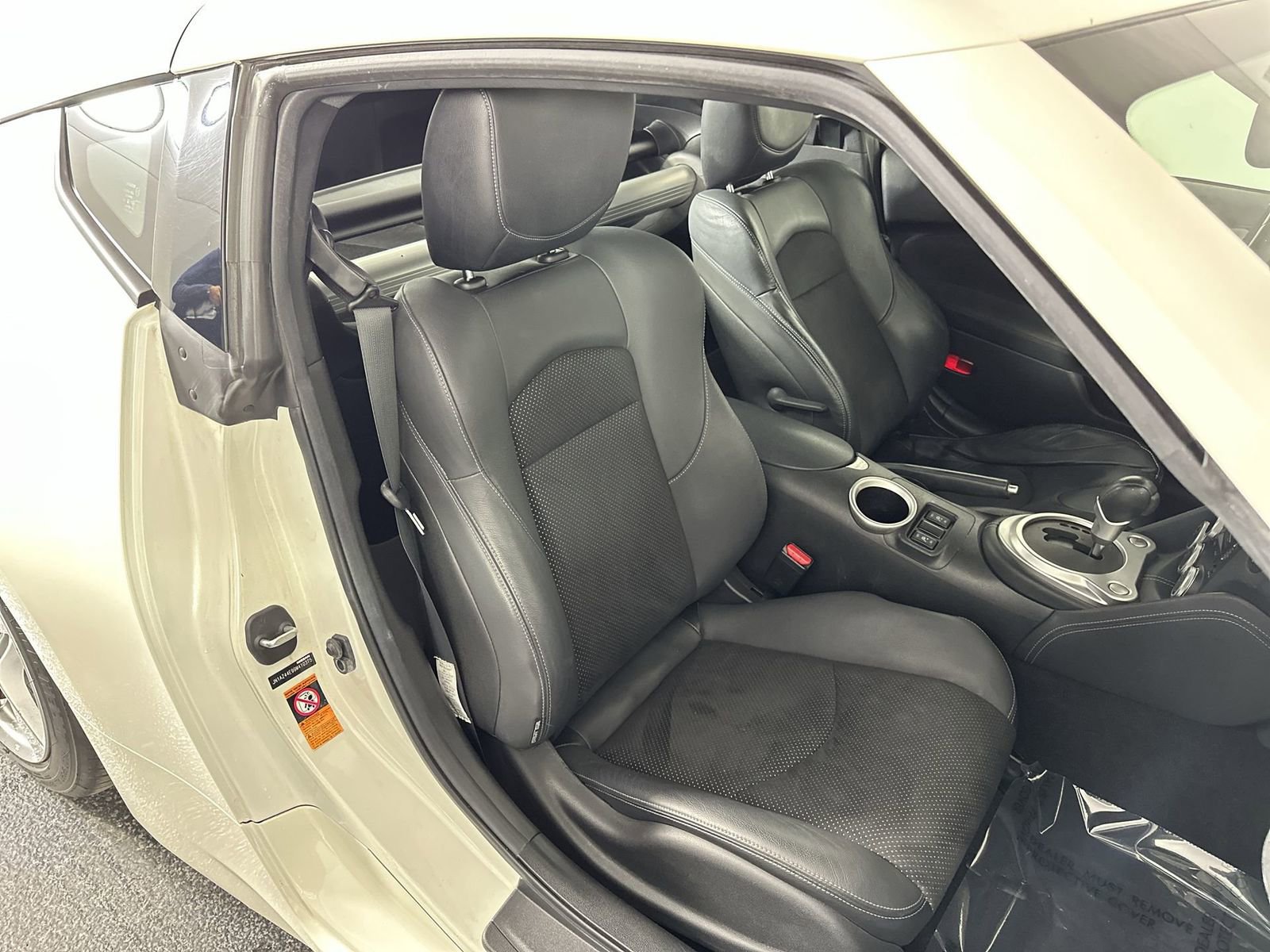 Used 2009 Nissan 370Z Touring RWD image 27