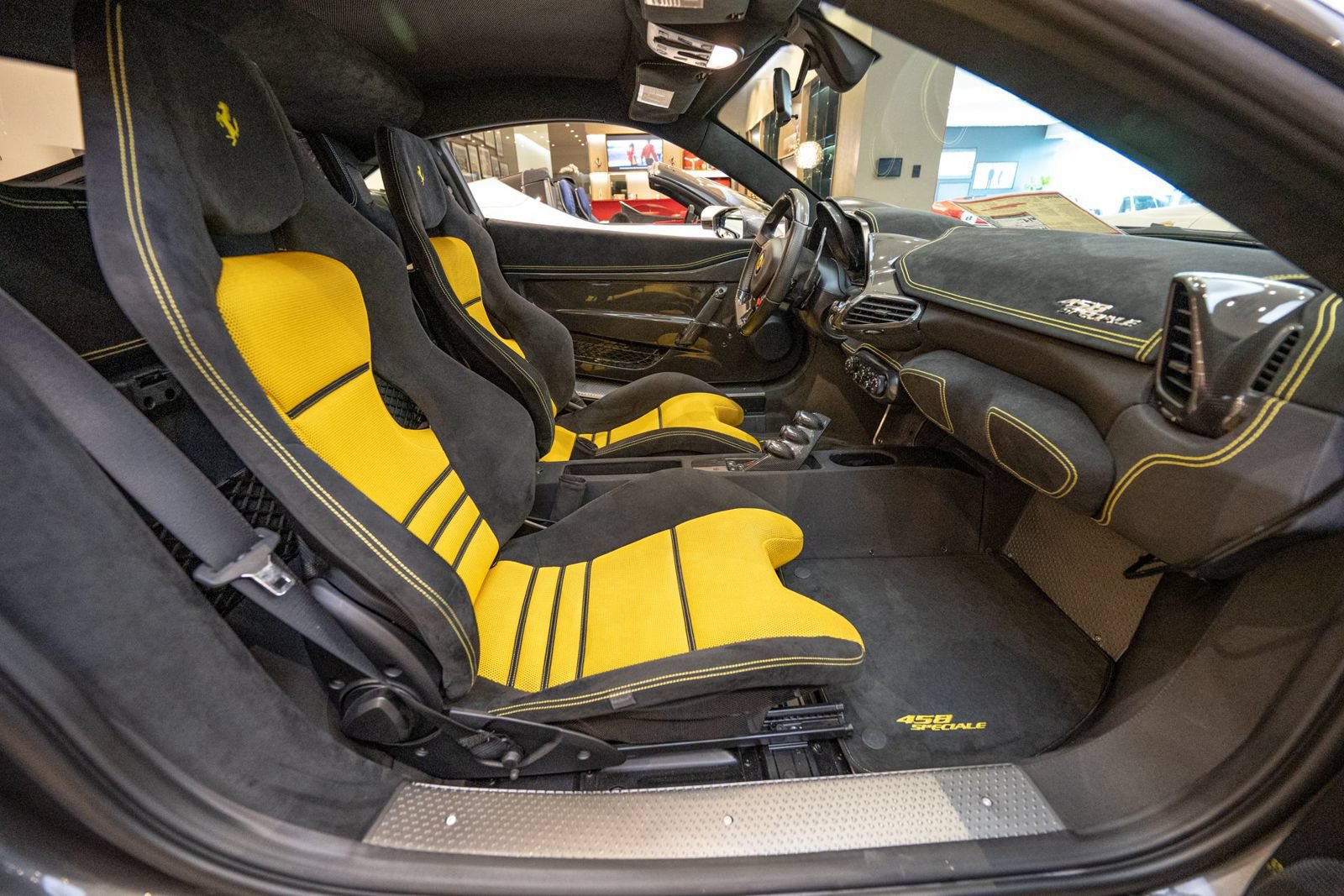 Used 2014 Ferrari 458 Speciale Coupe RWD image 14