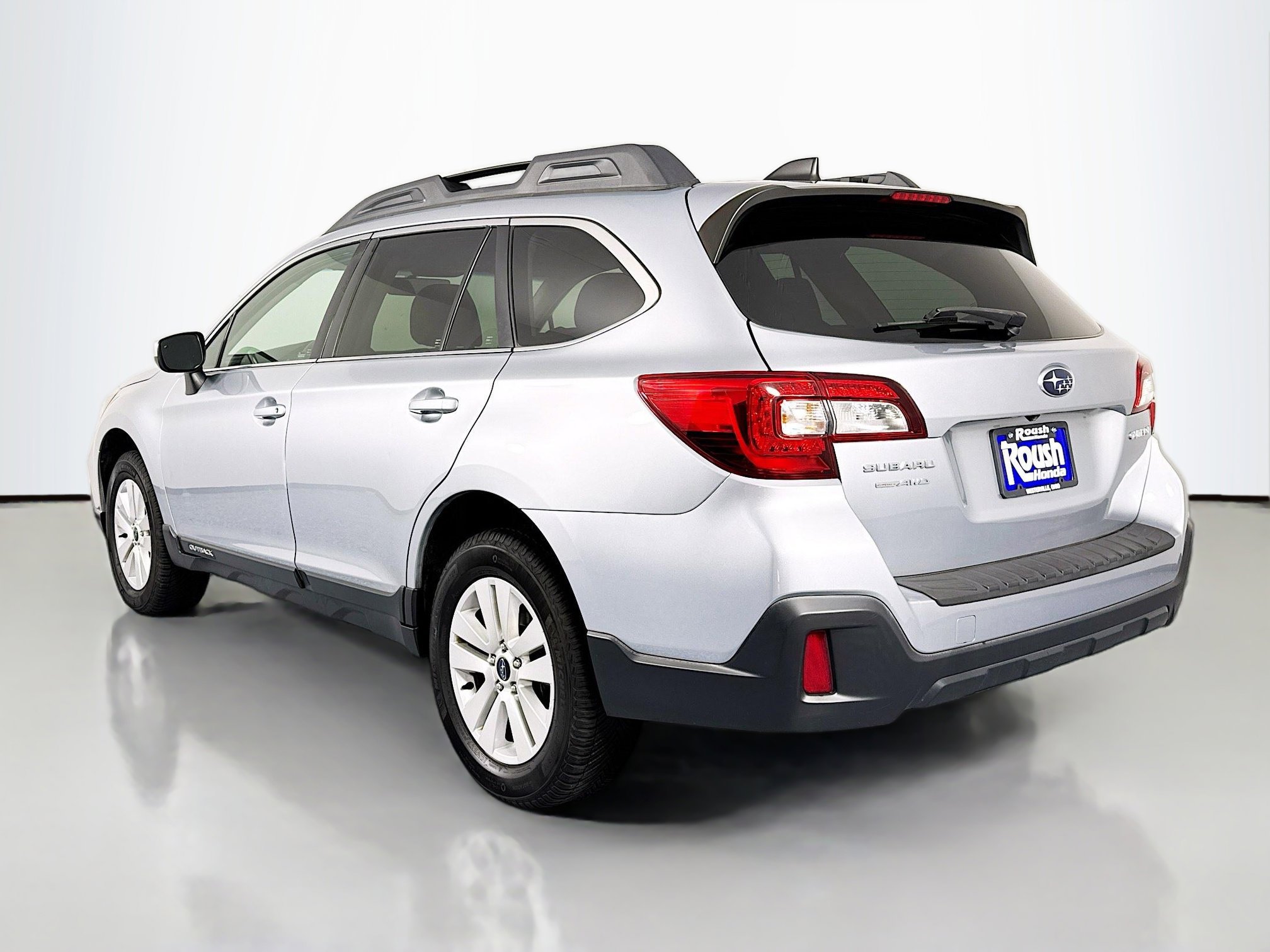 Used 2018 Subaru Outback 2.5i Premium image 7