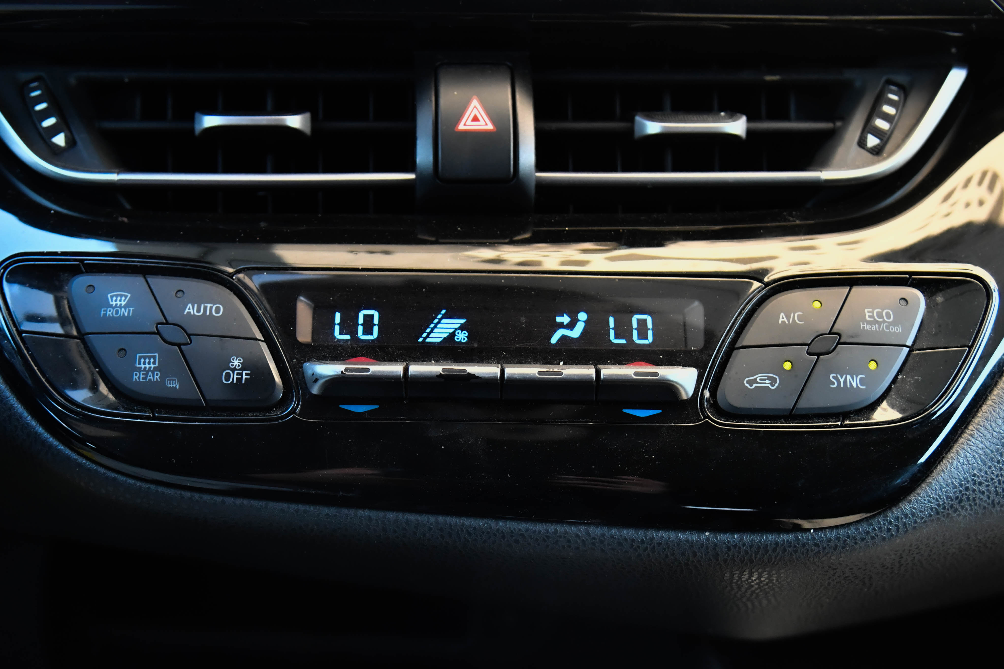 Used 2019 Toyota C-HR LE image 21