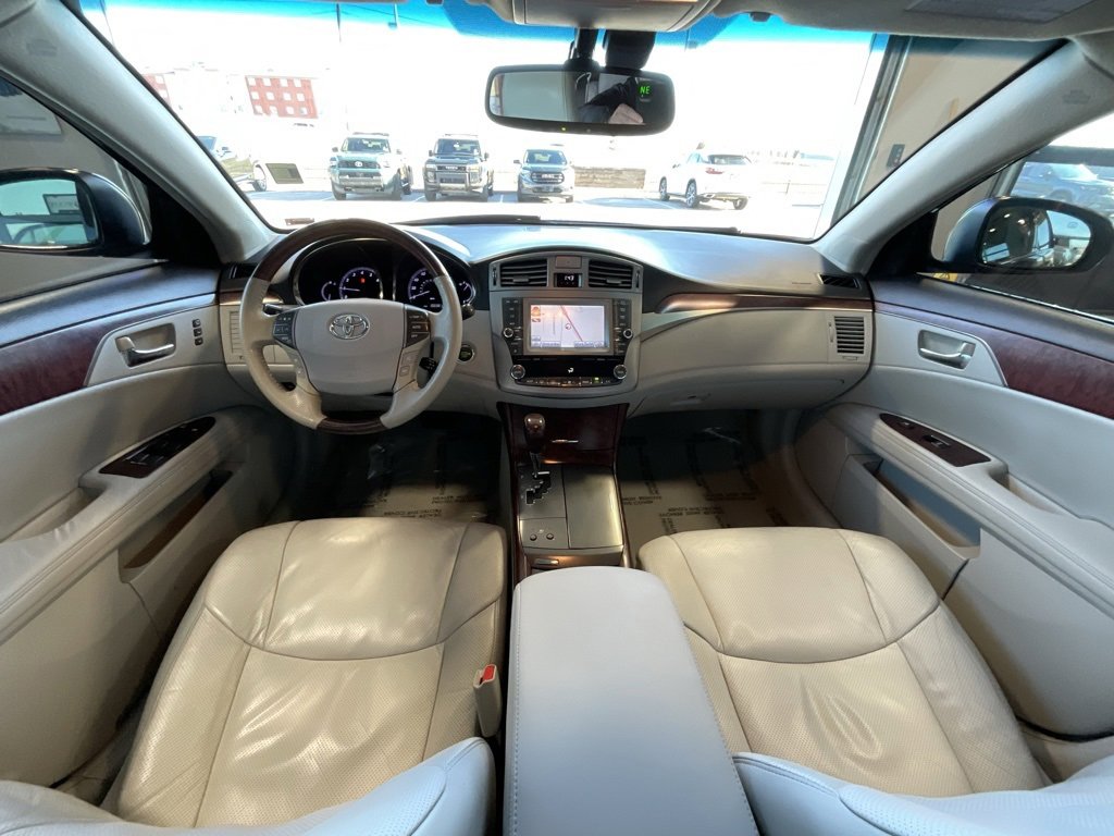 Used 2012 Toyota Avalon Limited image 8
