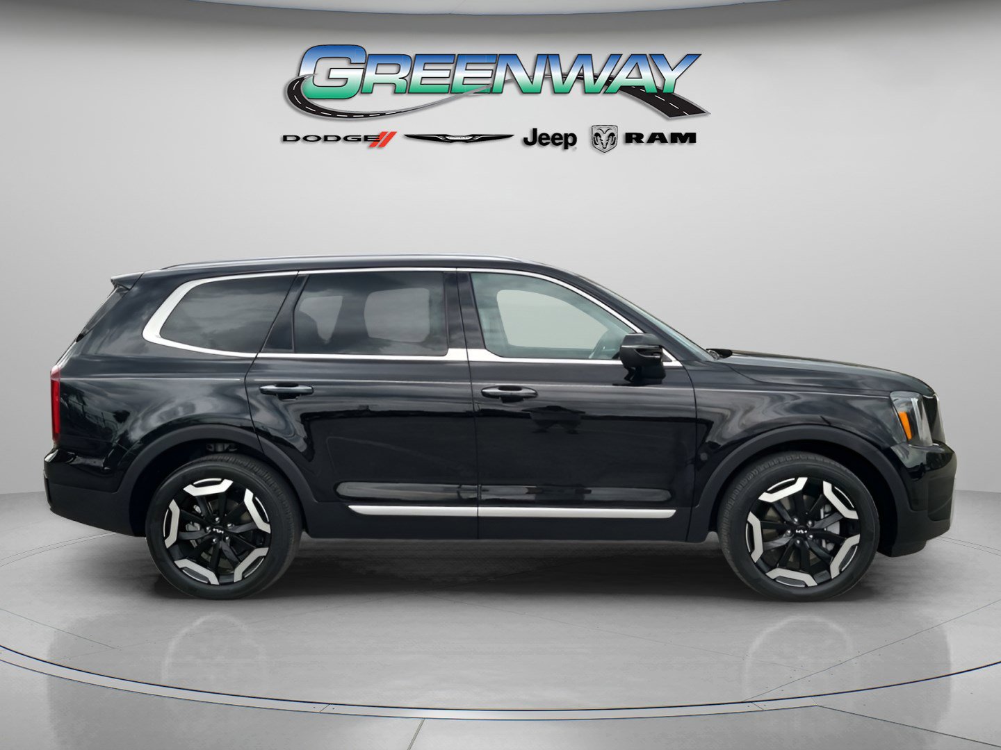 Used 2025 Kia Telluride S image 4