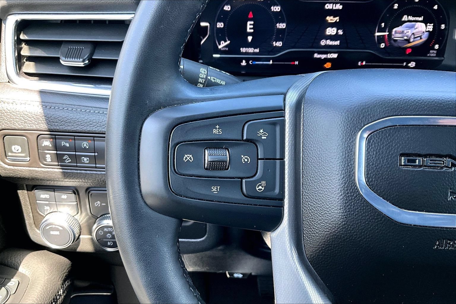 Used 2024 GMC Yukon Denali AWD/4WD image 22