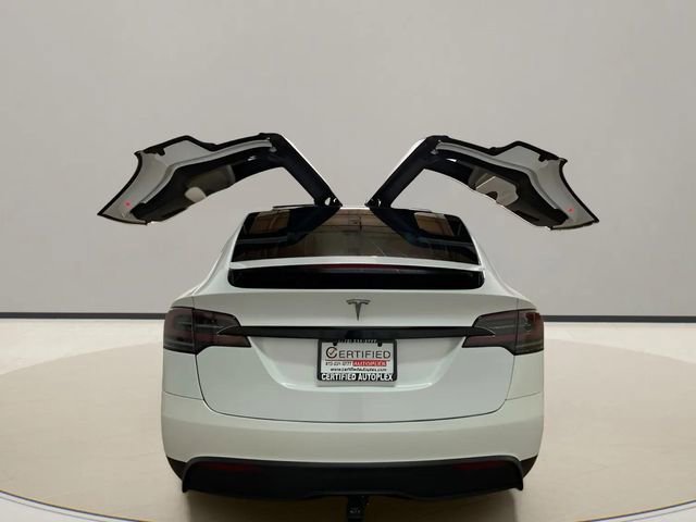 Used 2022 Tesla Model X image 11