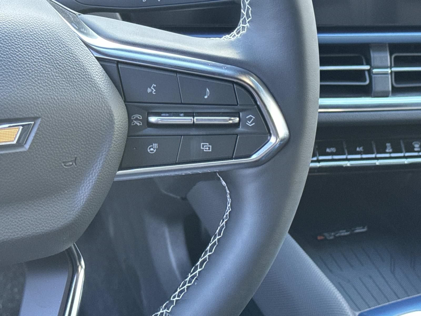 New 2026 Chevrolet Equinox EV LT AWD/4WD image 7