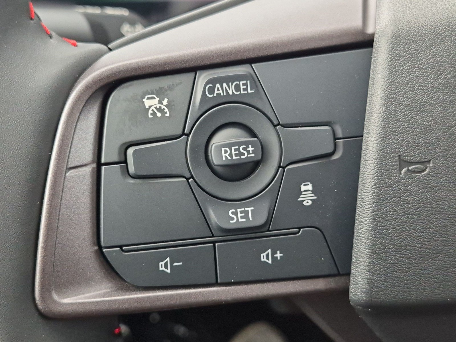 New 2027 Nissan Sentra SR w/ Floor Mat Package FWD image 14