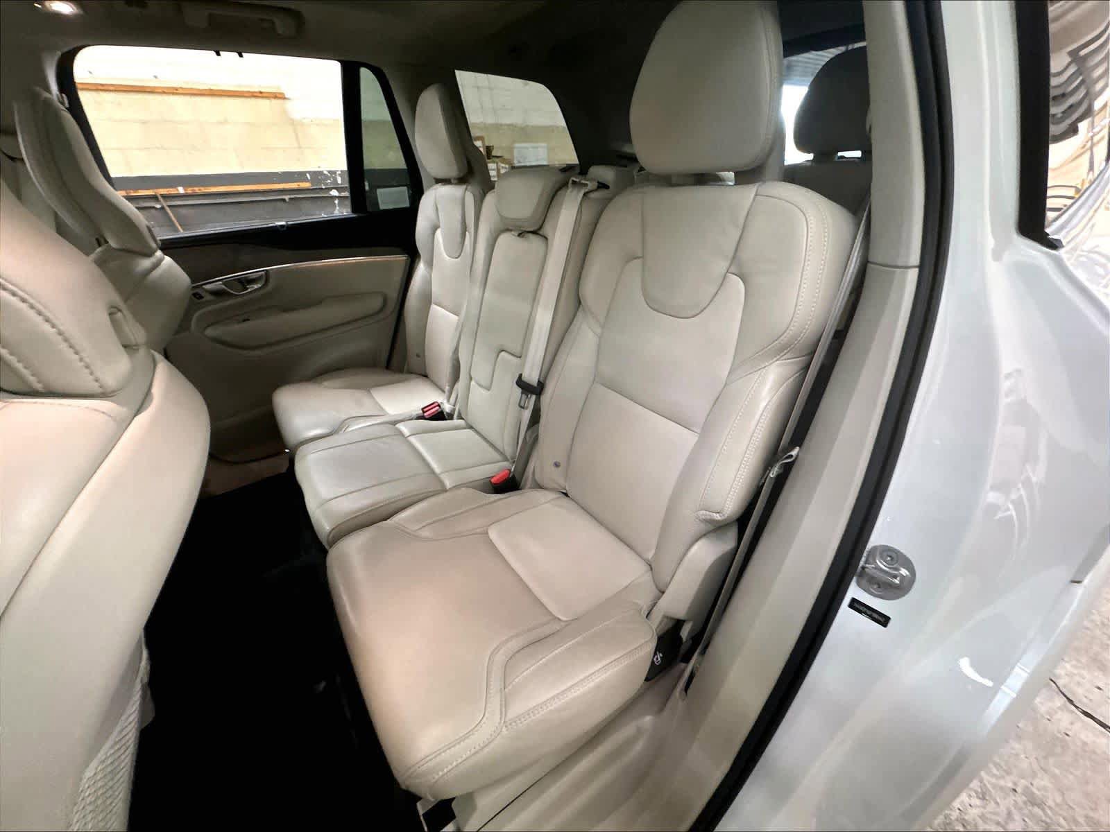 Used 2023 Volvo XC90 B6 Ultimate AWD/4WD image 28