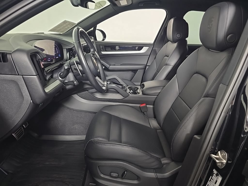 Certified 2024 Porsche Cayenne S AWD/4WD image 5
