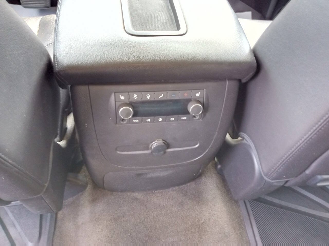 Used 2013 Chevrolet Tahoe LTZ AWD/4WD image 9