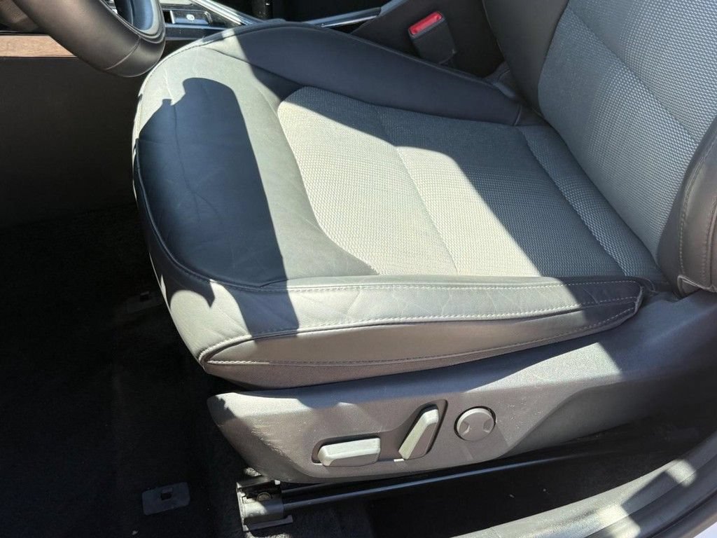 Used 2023 Kia Niro EX Touring FWD image 28