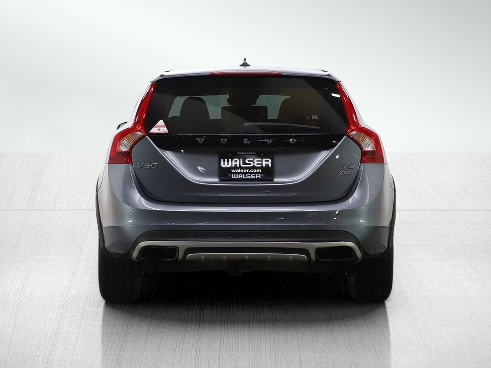 Used 2016 Volvo V60 T5 Cross Country Platinum image 4