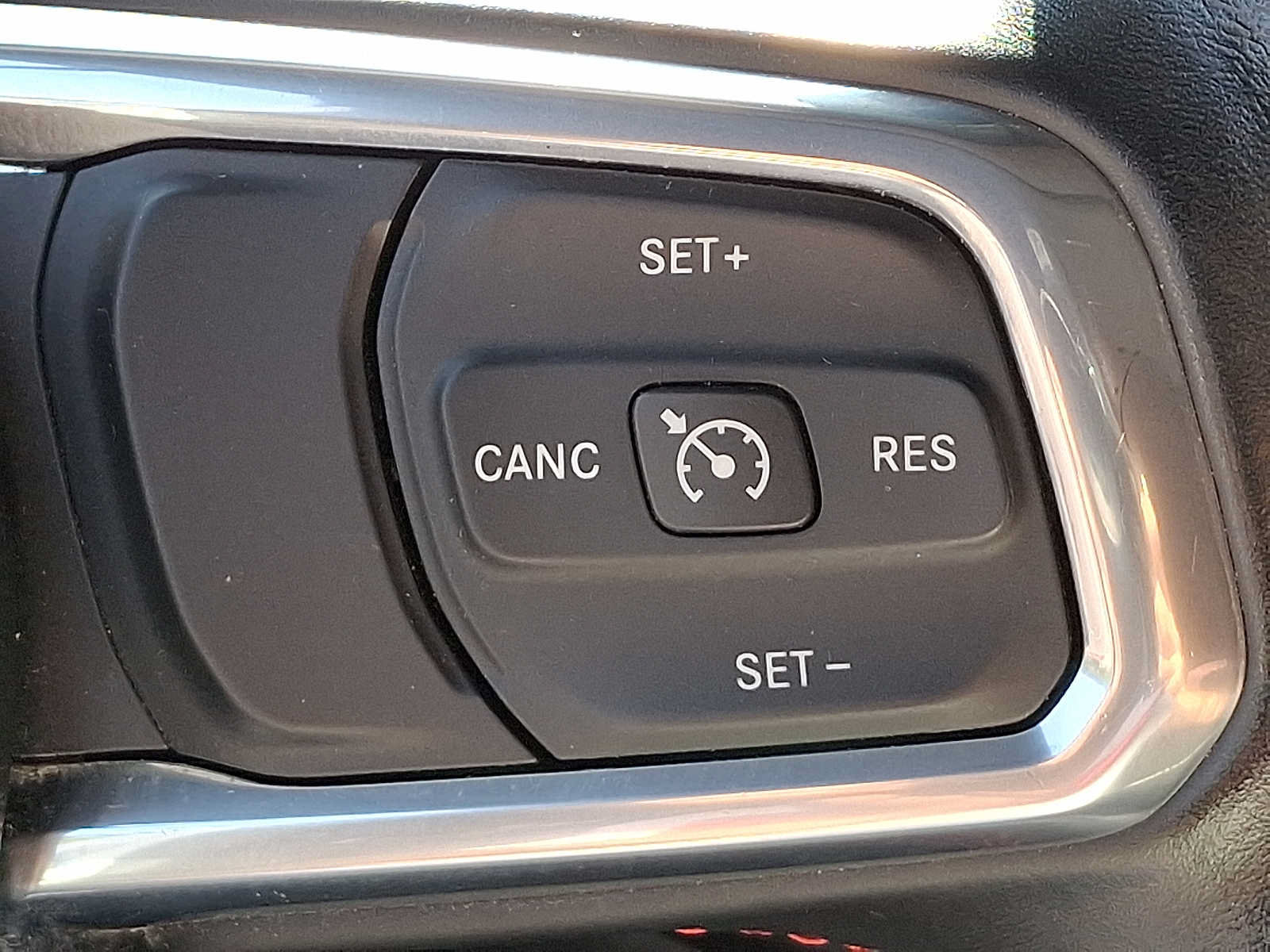 Used 2022 Jeep Wrangler Unlimited Rubicon w/ Cold Weather Group AWD/4WD image 25