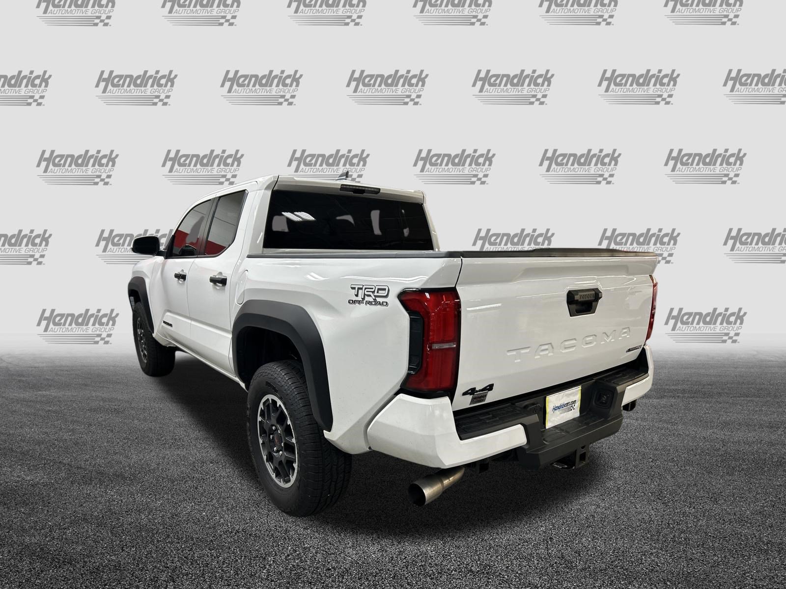Certified 2025 Toyota Tacoma TRD Off-Road AWD/4WD image 8