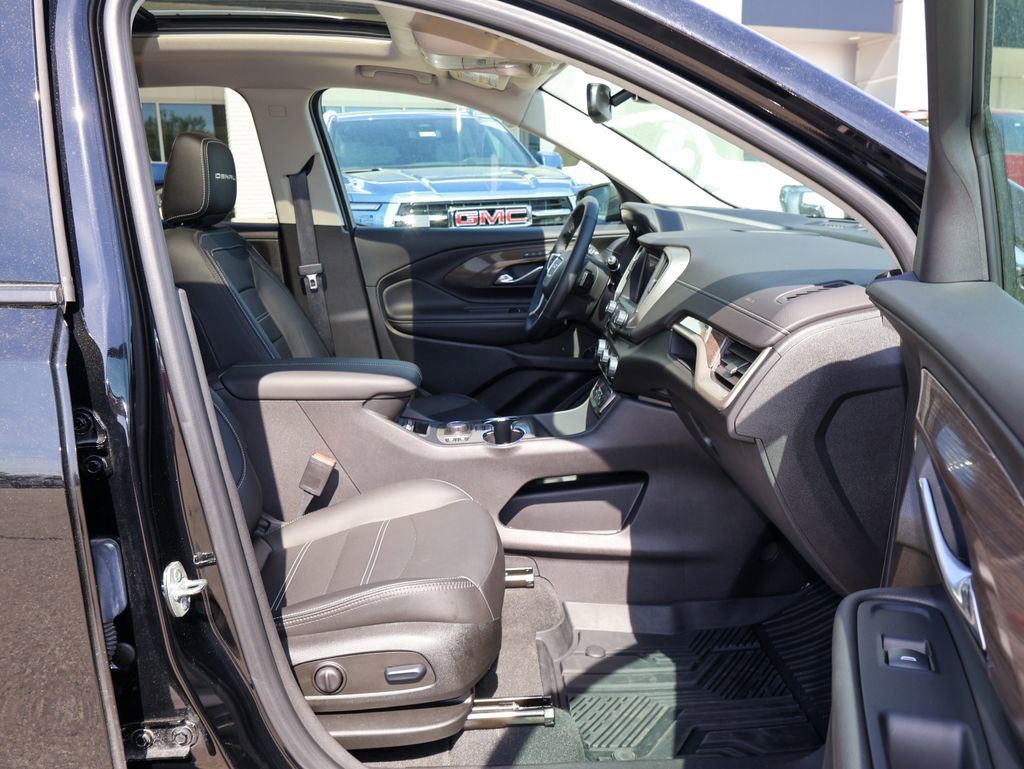 Used 2024 GMC Terrain Denali w/ Black Diamond Edition image 32