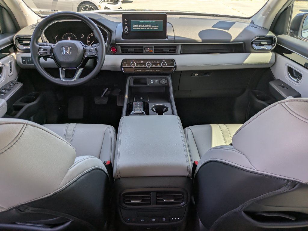 Used 2025 Honda Pilot EX-L image 15