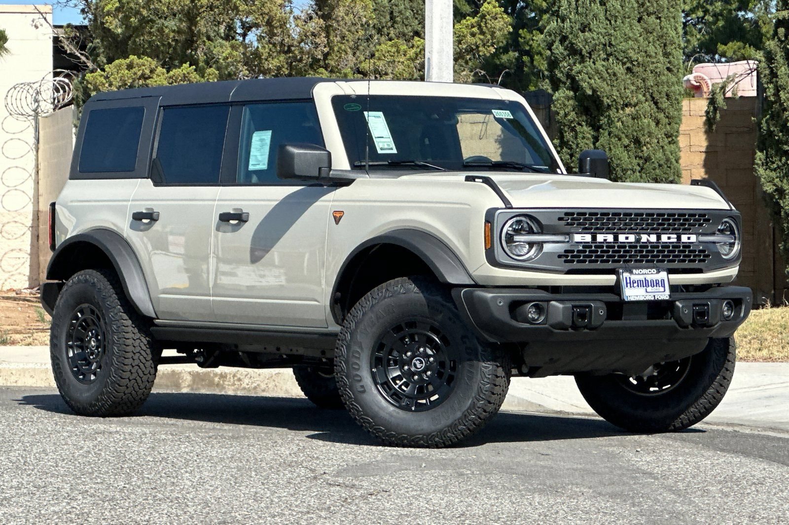 New 2026 Ford Bronco Badlands AWD/4WD image 2