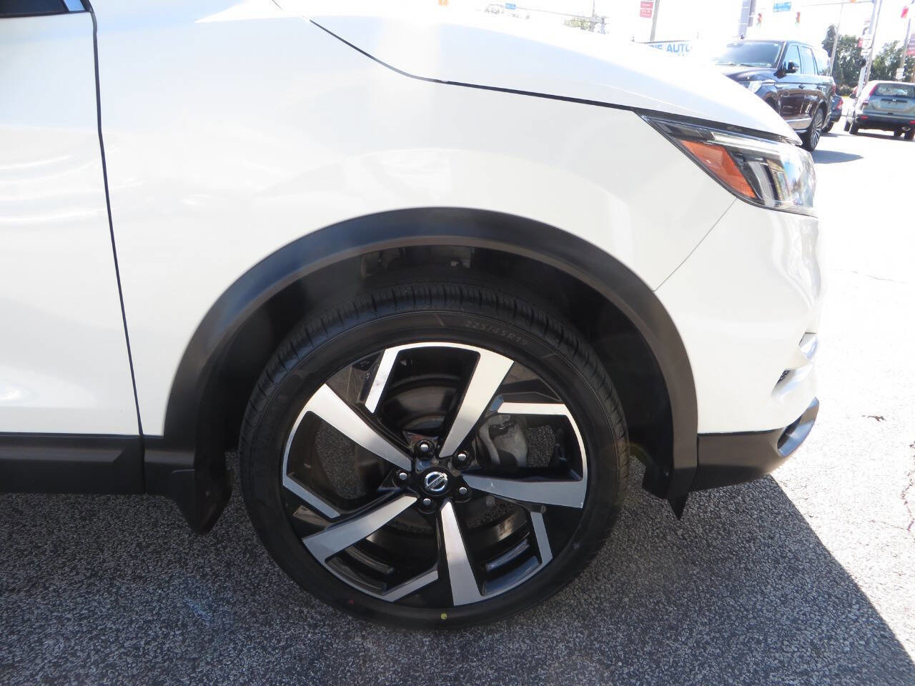 Used 2022 Nissan Rogue Sport SL w/ Premium Package image 41
