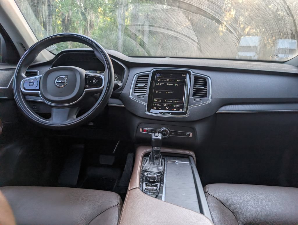 Used 2020 Volvo XC90 T6 Momentum w/ Protection Package Premier AWD/4WD image 11