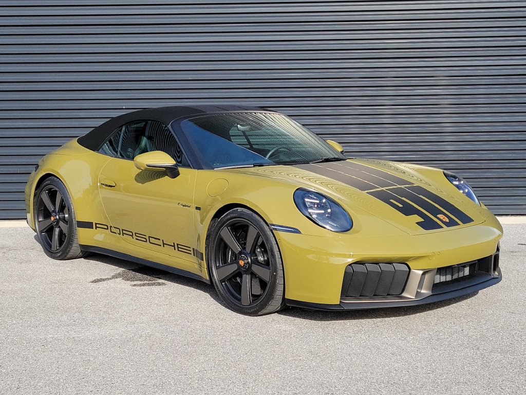 Certified 2026 Porsche 911 Carrera 4 GTS AWD/4WD image 9