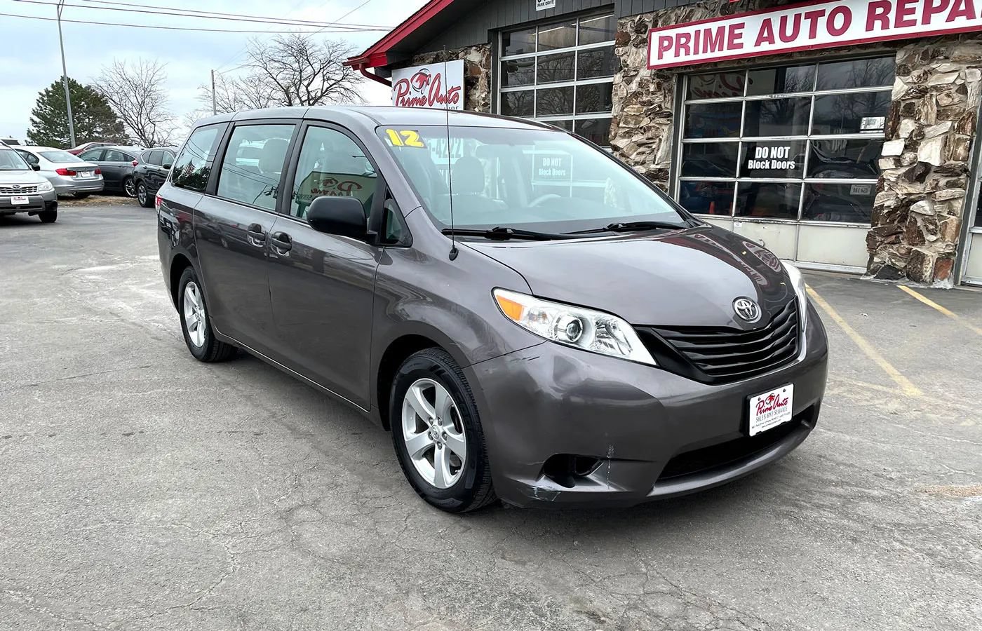 Used 2012 Toyota Sienna w/ Towing Pkg