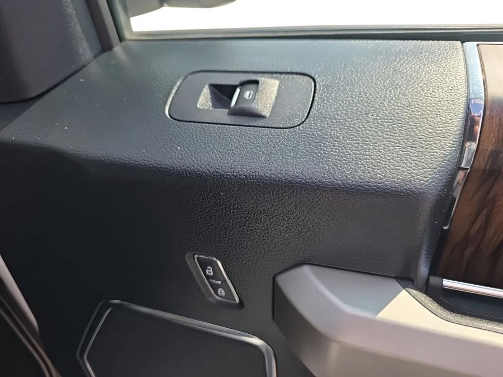 Used 2020 Ford F150 Lariat w/ Equipment Group 502A Luxury AWD/4WD image 24