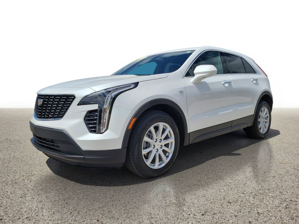 Used 2023 Cadillac XT4 Luxury w/ Cold Weather Package AWD/4WD image 2