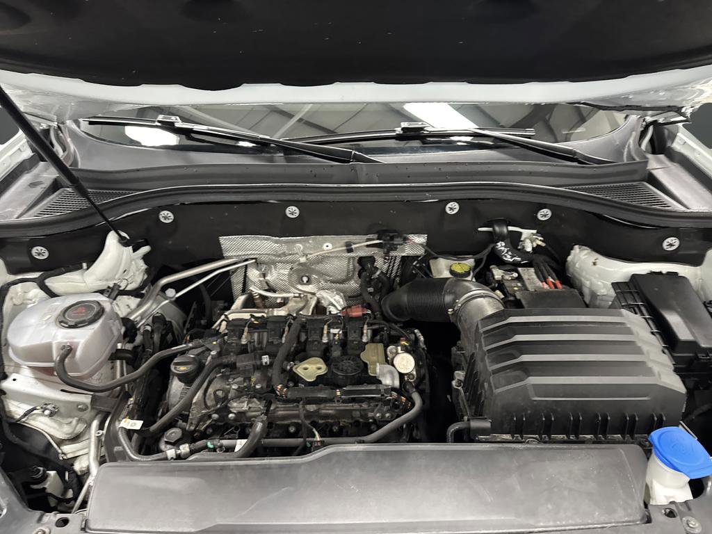 Used 2025 Volkswagen Atlas Cross Sport SE image 36