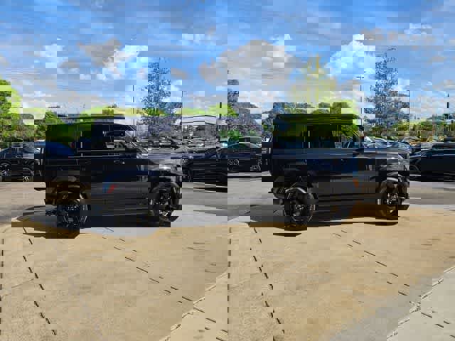 Used 2025 Land Rover Defender 110 V8 image 9