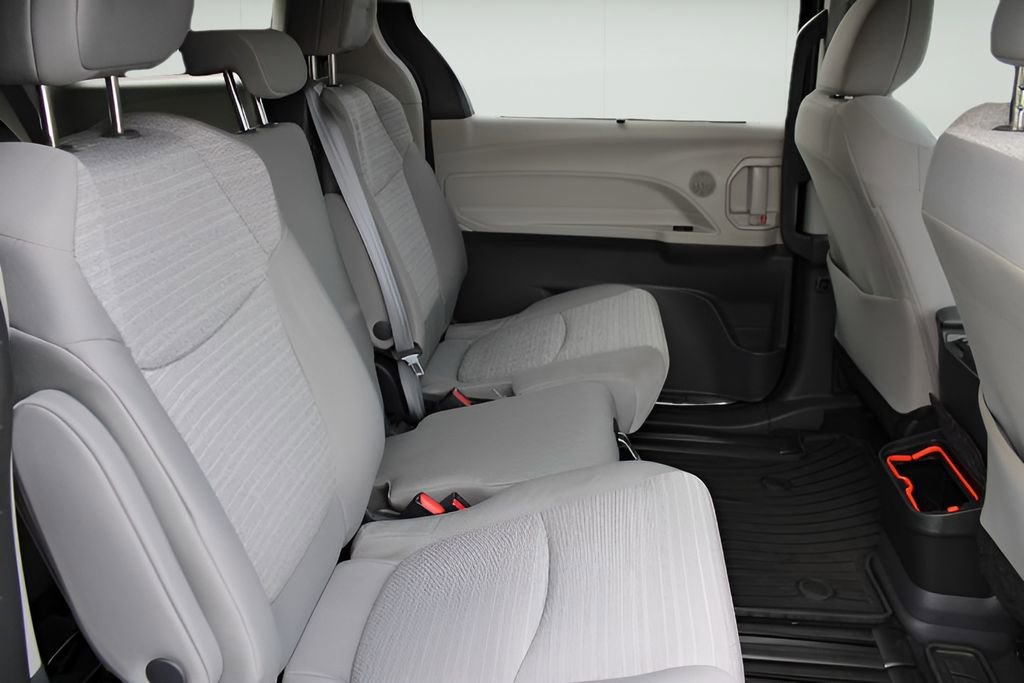Certified 2023 Toyota Sienna LE image 20