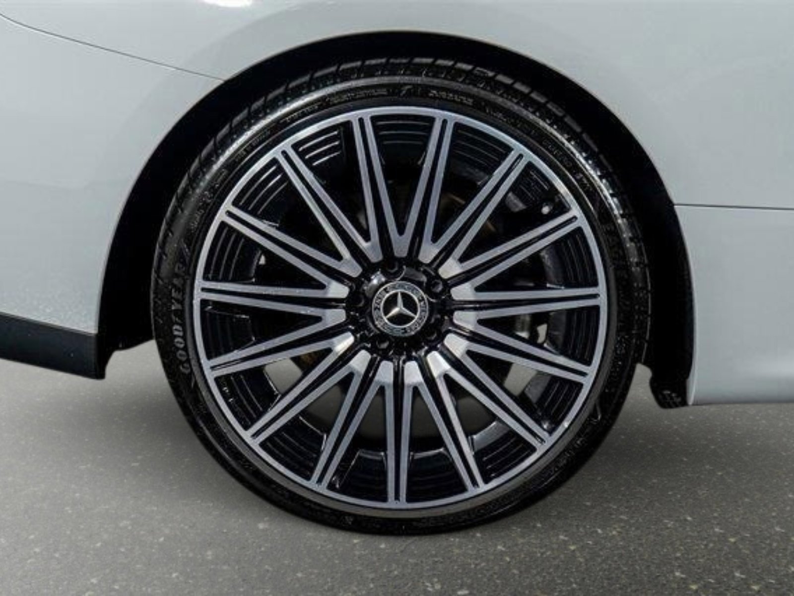 Used 2024 Mercedes-Benz CLE 450 4MATIC Coupe image 16