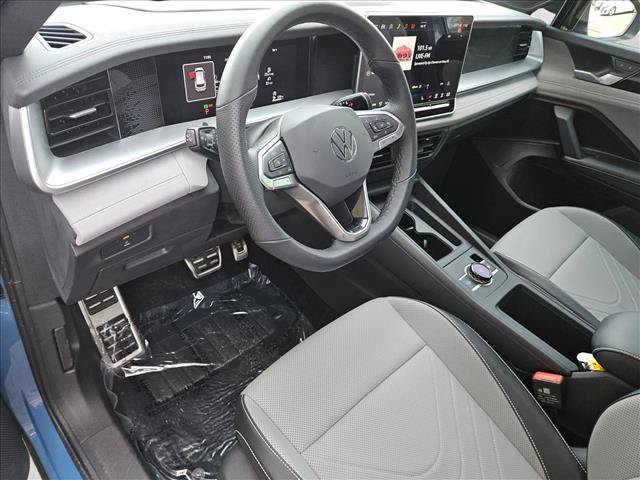 Used 2026 Volkswagen Tiguan SE R-Line FWD image 12
