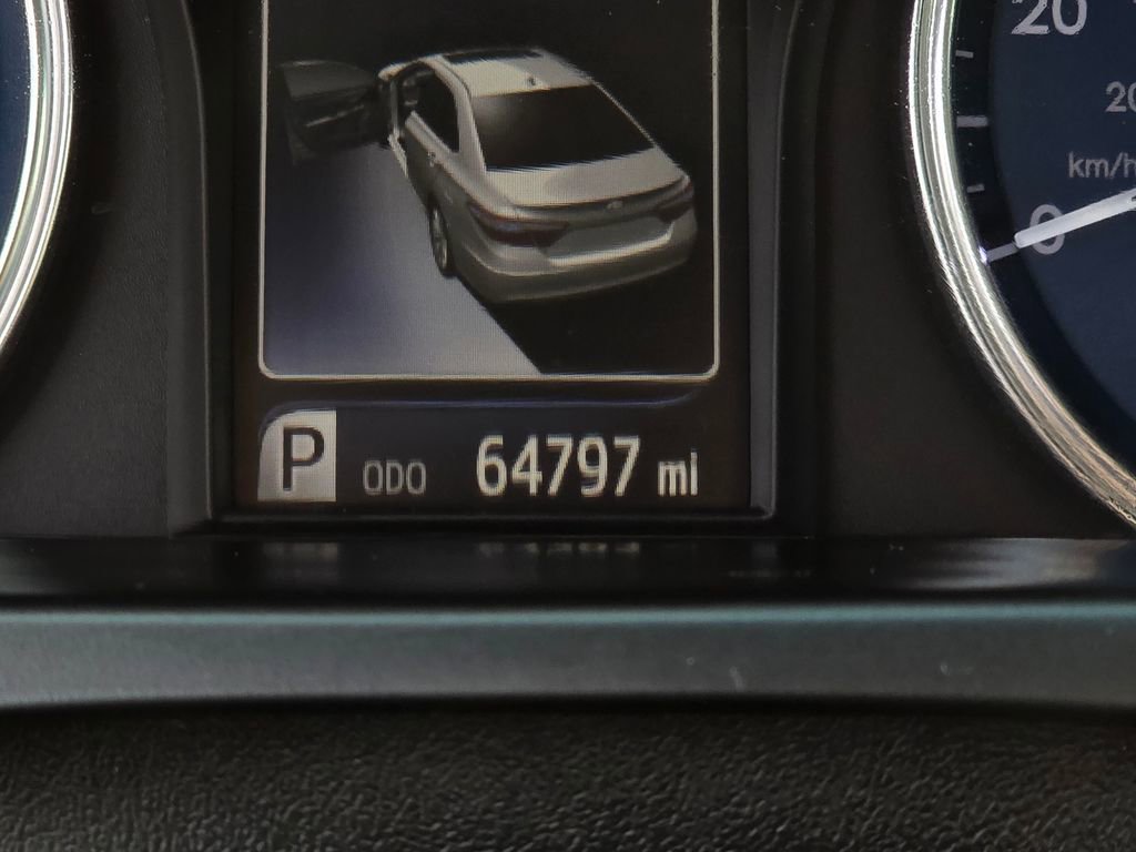 Used 2015 Toyota Camry XLE FWD image 26