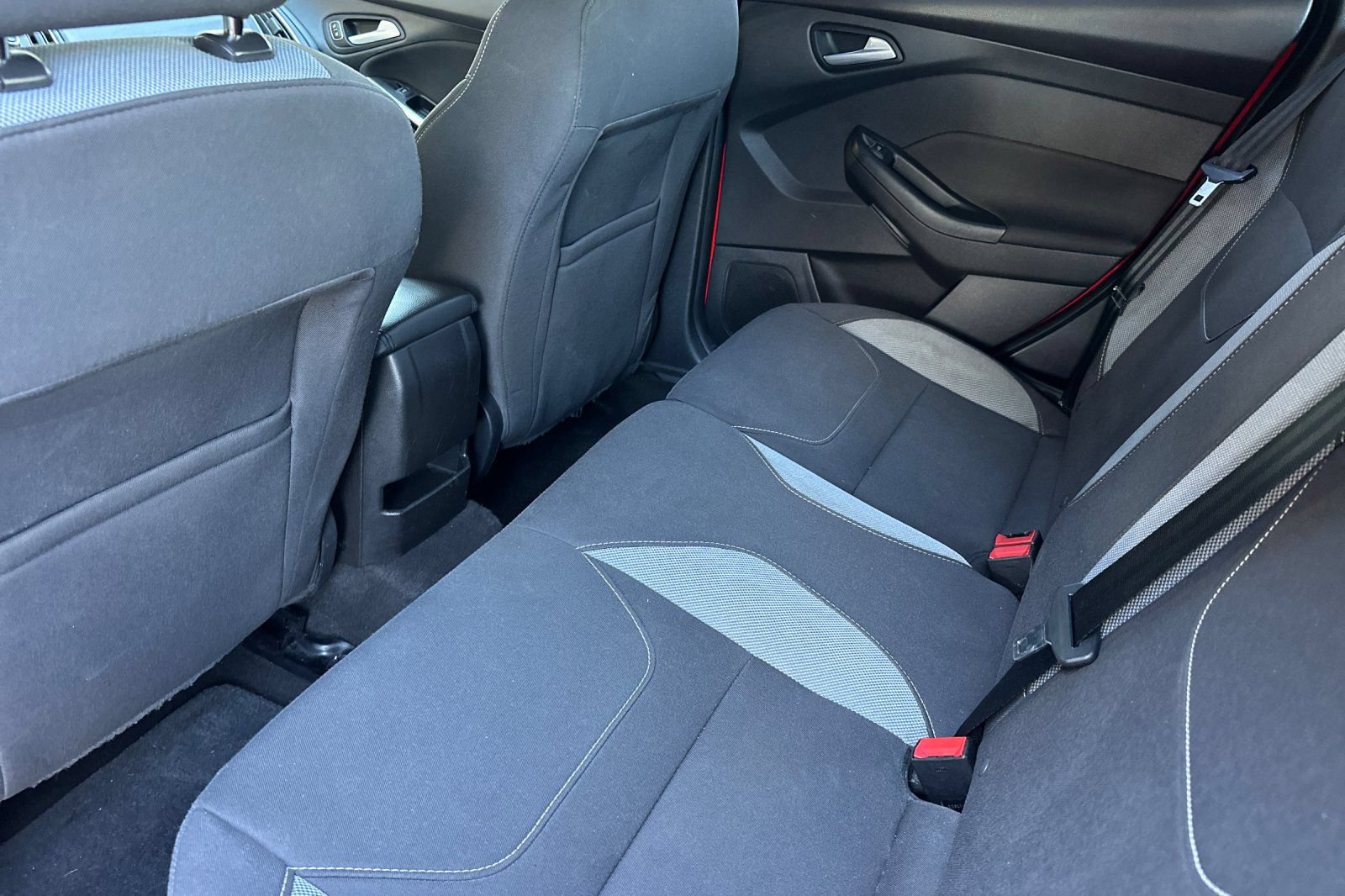 Used 2017 Ford Focus ST FWD image 11
