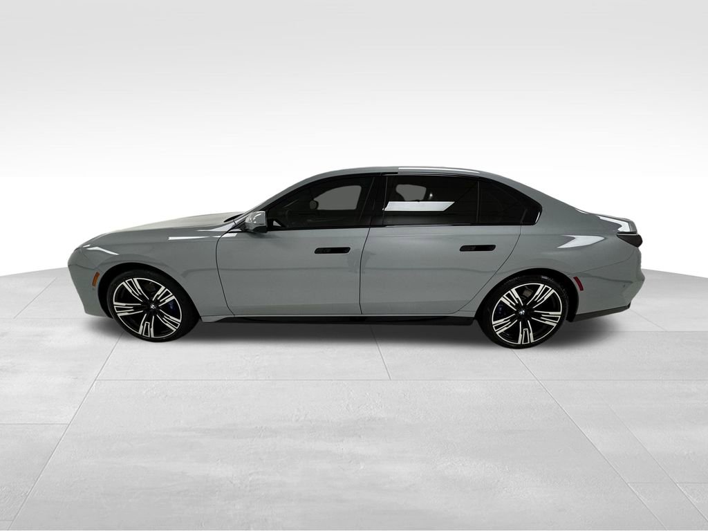 Used 2023 BMW 760i xDrive w/ Executive Package image 4