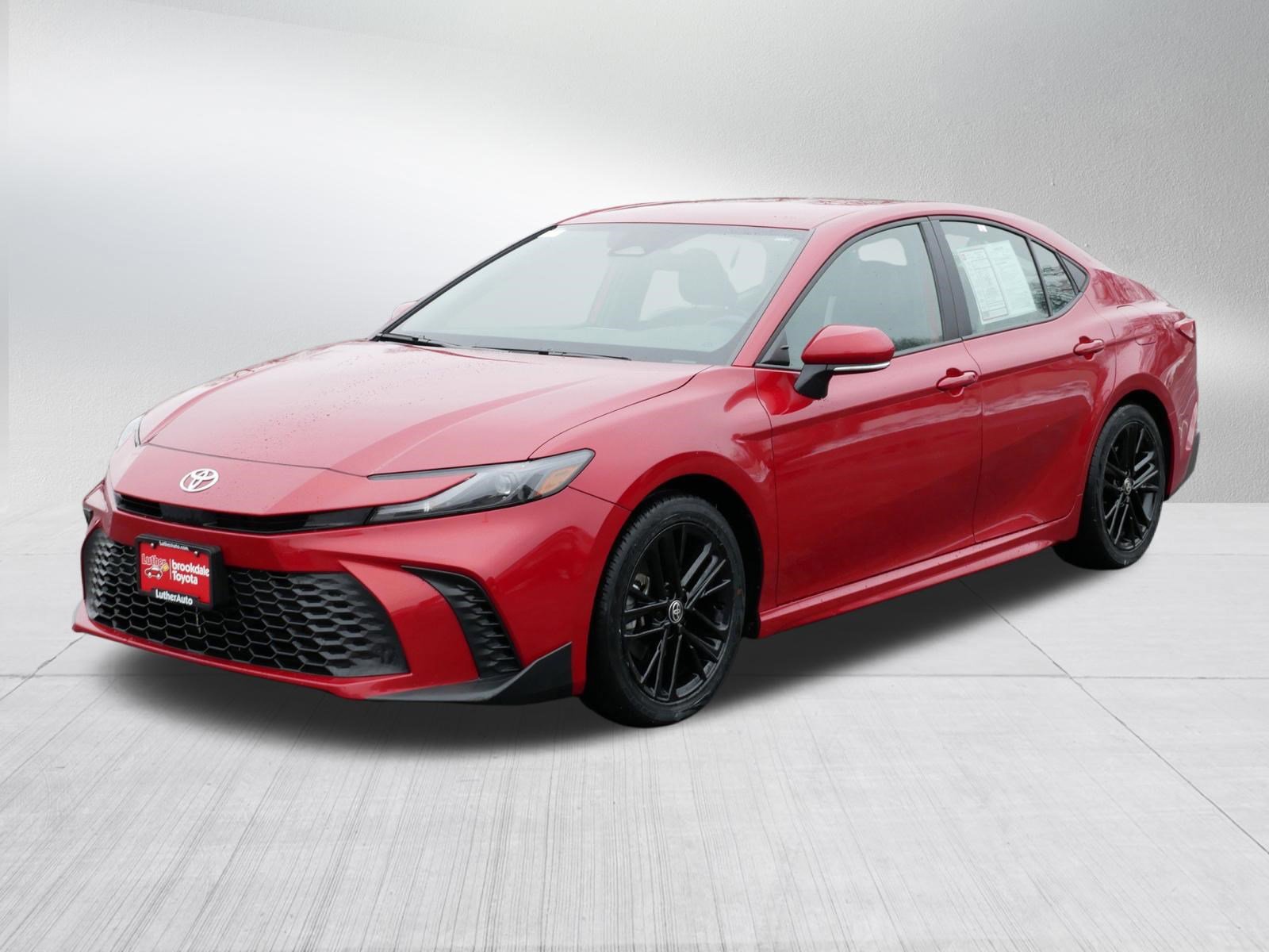Certified 2025 Toyota Camry SE FWD image 3