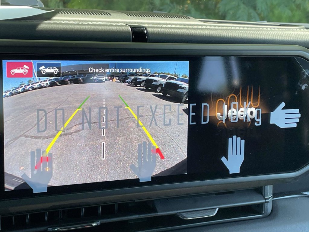 New 2027 Jeep Wrangler Unlimited Sahara AWD/4WD image 35