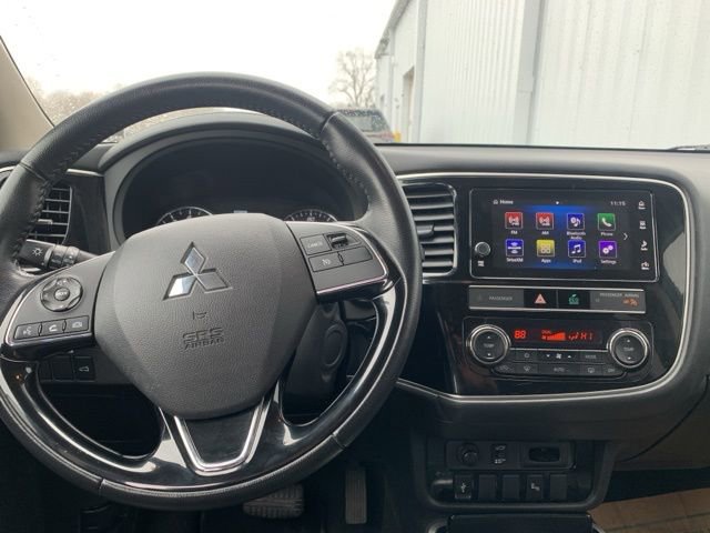 Used 2019 Mitsubishi Outlander AWD image 14